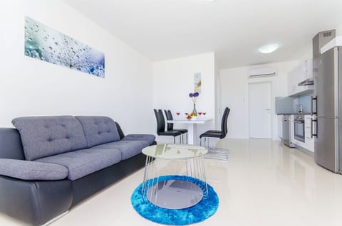 Apartments Villa V - Unit 151133-15