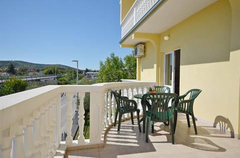 Apartments Sweet Escape - Unit 151258-15