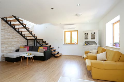House Marijan - Unit 151626-15