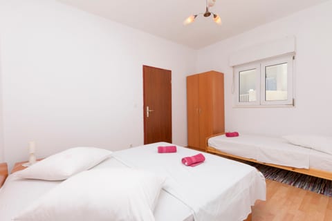 Apartments A cappella music - Unit 151813-15