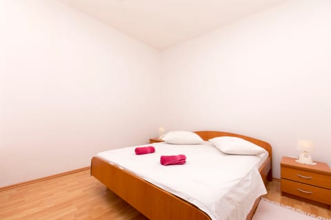 Apartments A cappella music - Unit 151813-15