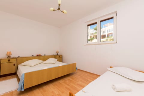 Apartments A cappella music - Unit 151814-15