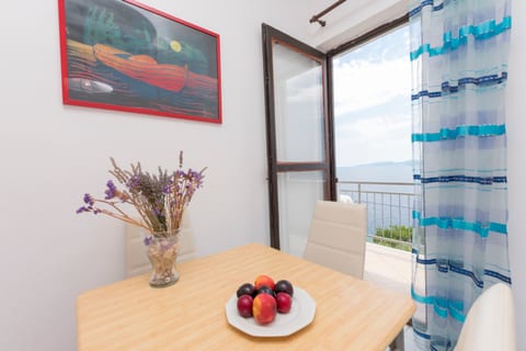 Apartments A cappella music - Unit 151815-15
