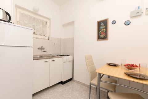 Apartments A cappella music - Unit 151816-15