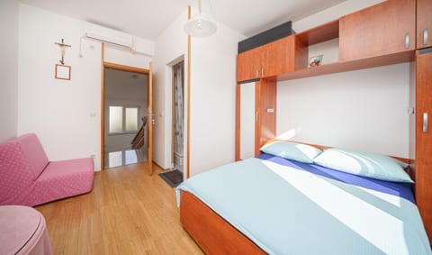 Apartment and Room Štefanija - Unit 128994-5