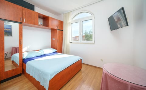 Apartment and Room Štefanija - Unit 128994-5