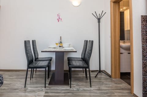 Apartments Galic - Unit 129044-5