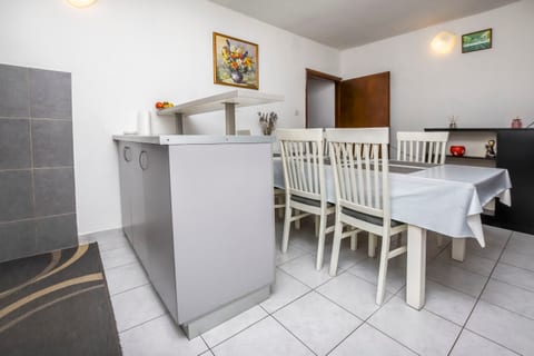 Apartments Ercegović - Unit 129624-5
