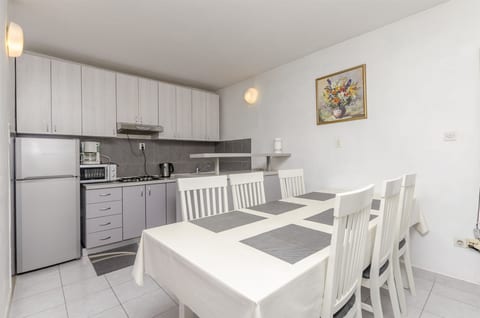 Apartments Ercegović - Unit 129624-5