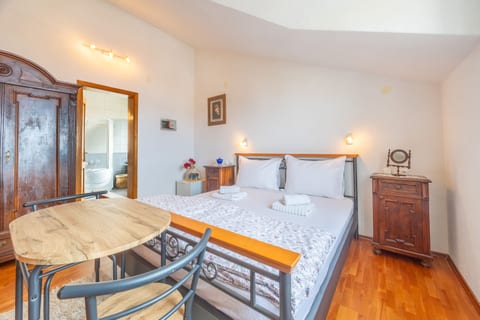 Apartments and Rooms LEA - Unit 129942-5