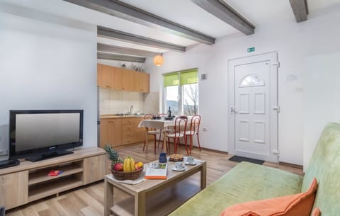 House Ivor - Unit 129815-5
