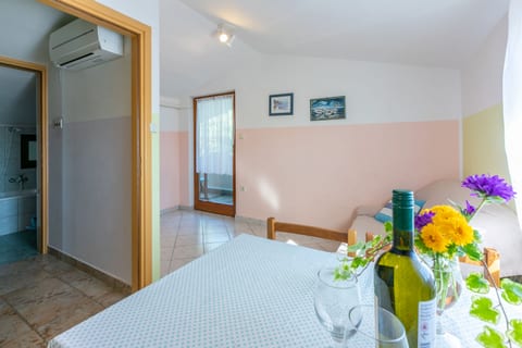 Apartment Nada - Unit 129925-5