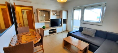 Apartment Miroslav - Unit 130264-5