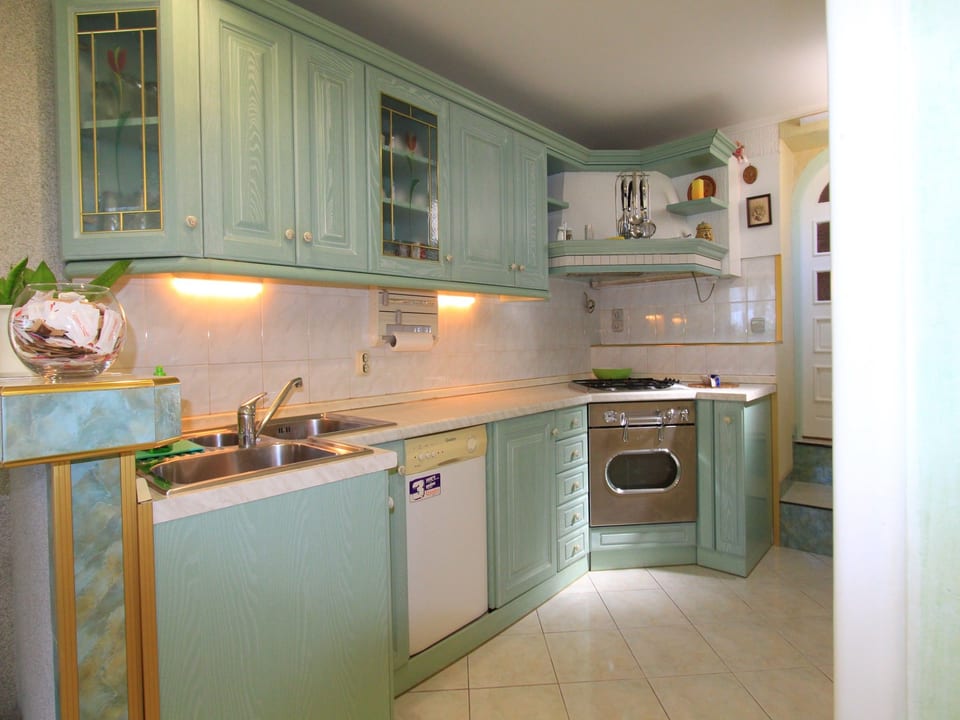 Apartment Colic - Unit 130314-5