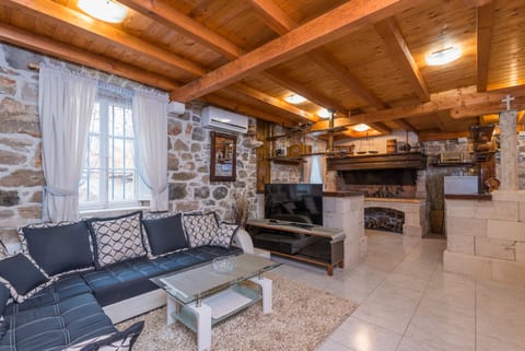 House Hidden Treasure - Unit 154707-5