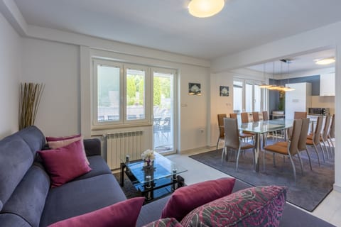House Moderna 2 - Unit 154791-5
