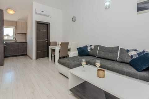 Apartments Lucica - Unit 156250-5