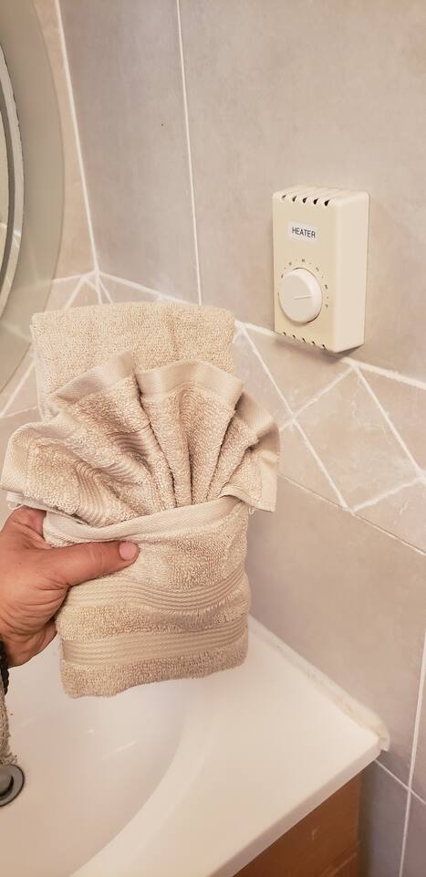 No classy detail overlooked! It's the little things. (Towels with Linen Rental package)