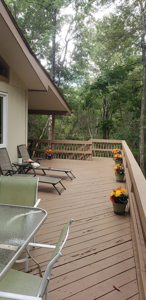 Pepe's Chateau HotTub & Firepit, Jacuzzi, Ev Charger - Long Pond