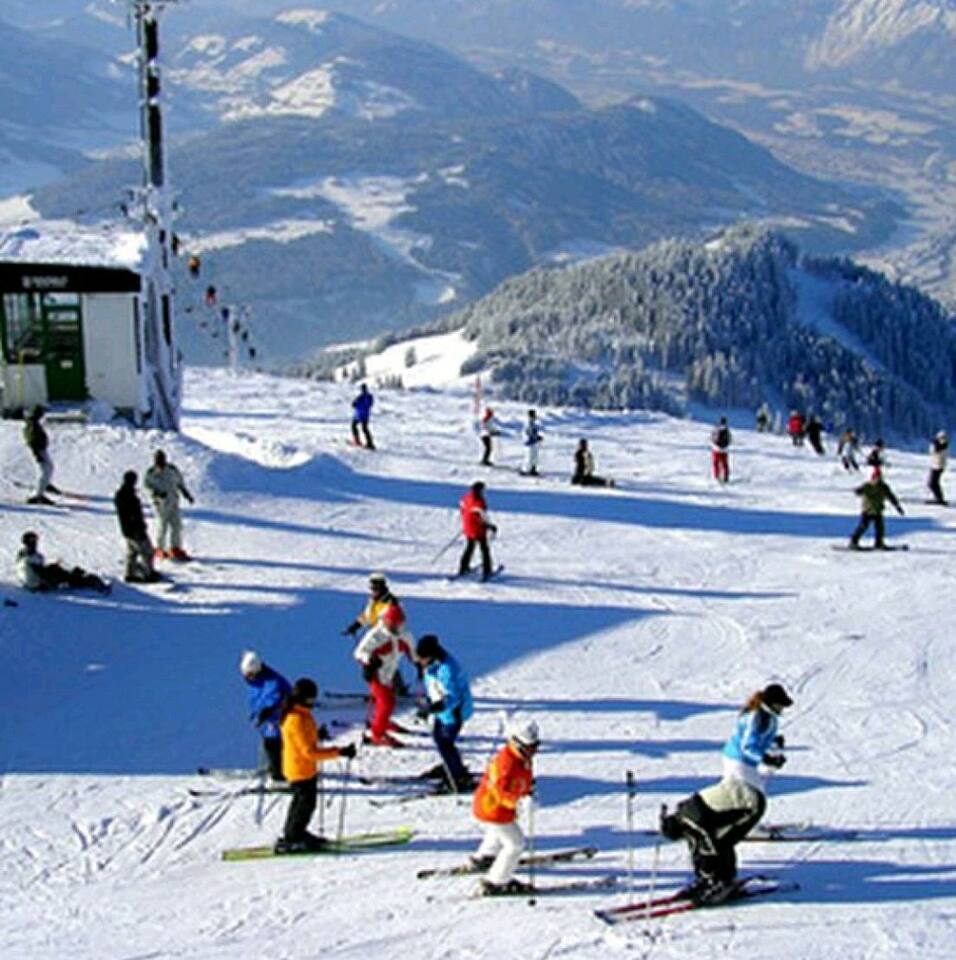 Pepe's Chateau HotTub & Firepit, Jacuzzi, Ev Charger - Long Pond