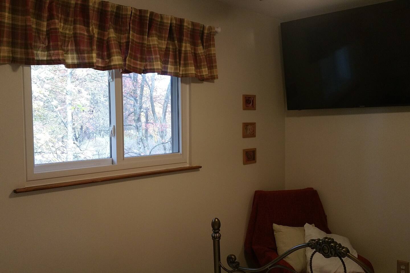 Pepe's Chateau HotTub & Firepit, Jacuzzi, Ev Charger - Long Pond