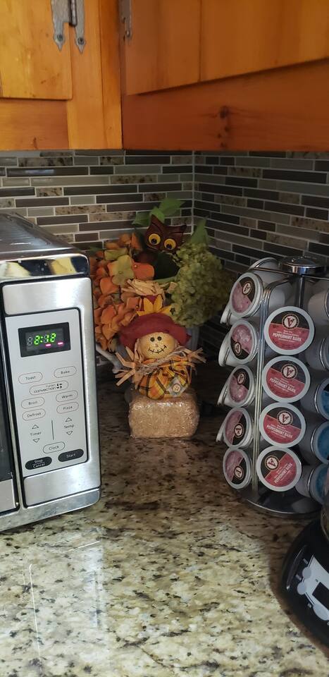 Pepe's Chateau HotTub & Firepit, Jacuzzi, Ev Charger - Long Pond