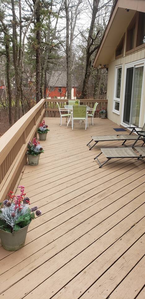 Pepe's Chateau HotTub & Firepit, Jacuzzi, Ev Charger - Long Pond