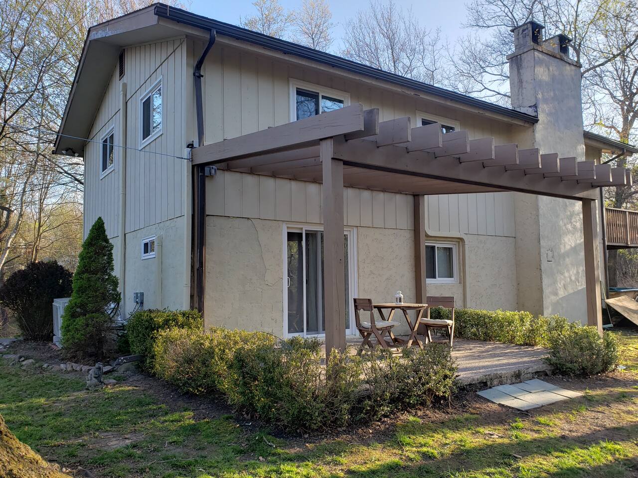 Pepe's Chateau HotTub & Firepit, Jacuzzi, Ev Charger - Long Pond