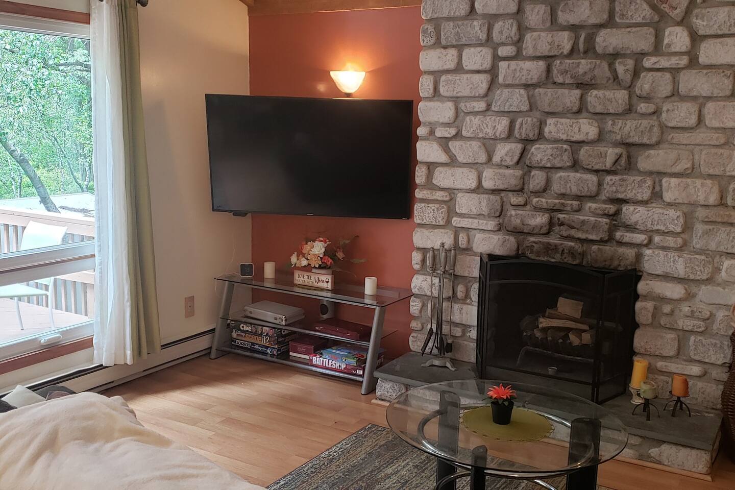 Large 60" smart roku tv and some basic games to keep the family entertained on rainy/snowy days. 