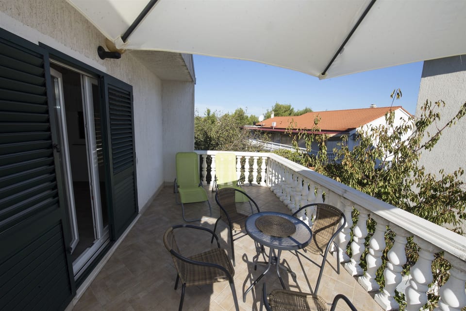 Apartment Jure - Unit 151528-15