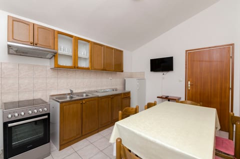 Apartment Damir - Unit 178572-16