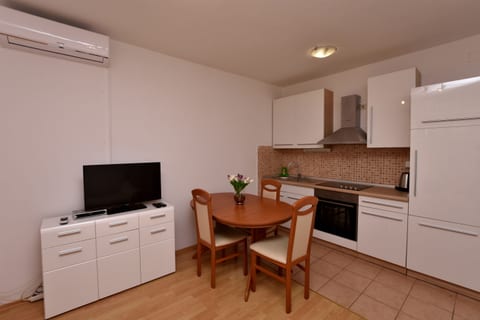 Apartment Tome - Unit 176612-5