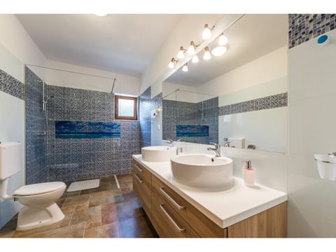 Villa More with pool and garden - Unit 176693-5
