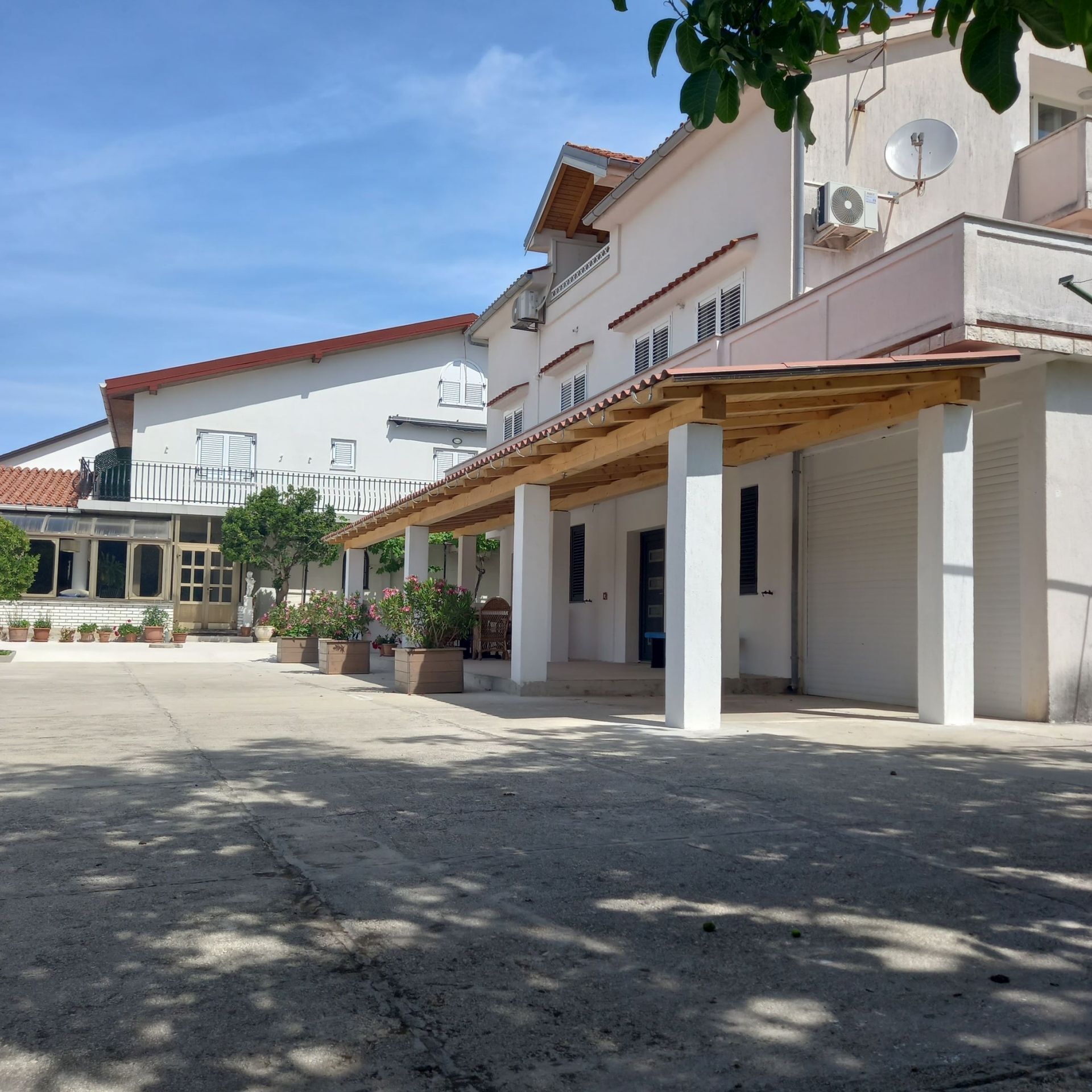 apartments-and-rooms-preka-s2/