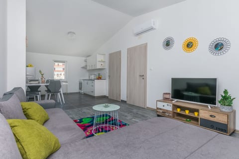 Apartment Heaven - Unit 178613-16