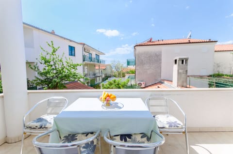 Apartments Mateo - Unit 178615-16