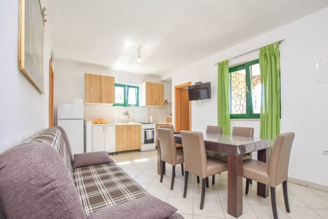 House Oliver - Unit 179015-16