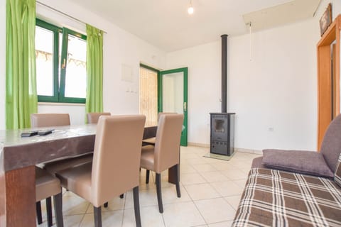 House Oliver - Unit 179015-16