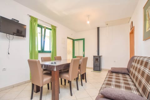 House Oliver - Unit 179015-16