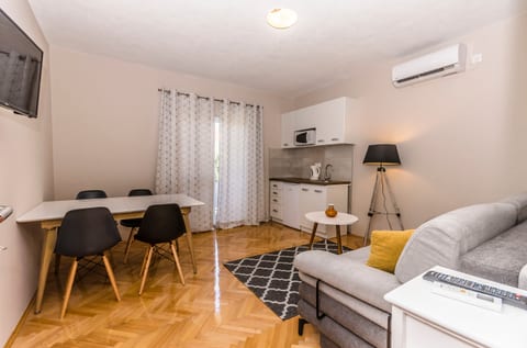 Apartments Cozy apartments - Unit 205985-16