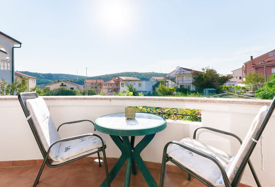 Apartments Helena - Unit 207014-16