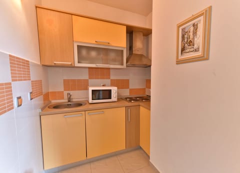 Apartments Helena - Unit 207014-16