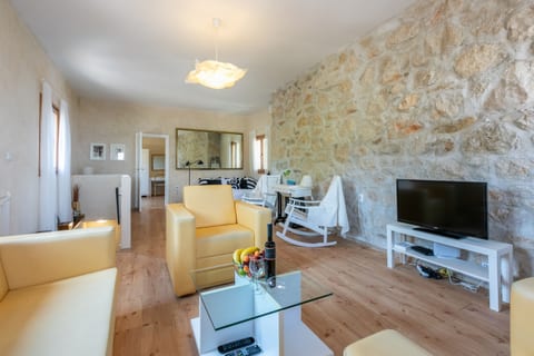 House v - Unit 179445-16