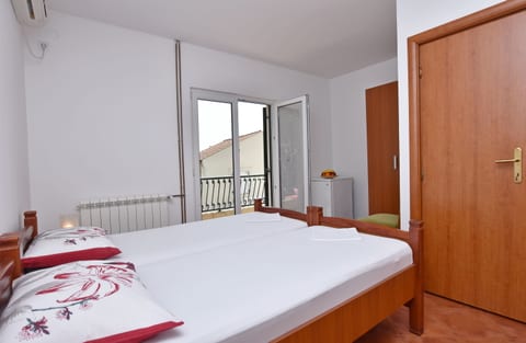 Apartments and Rooms Iva - Unit 179728-16