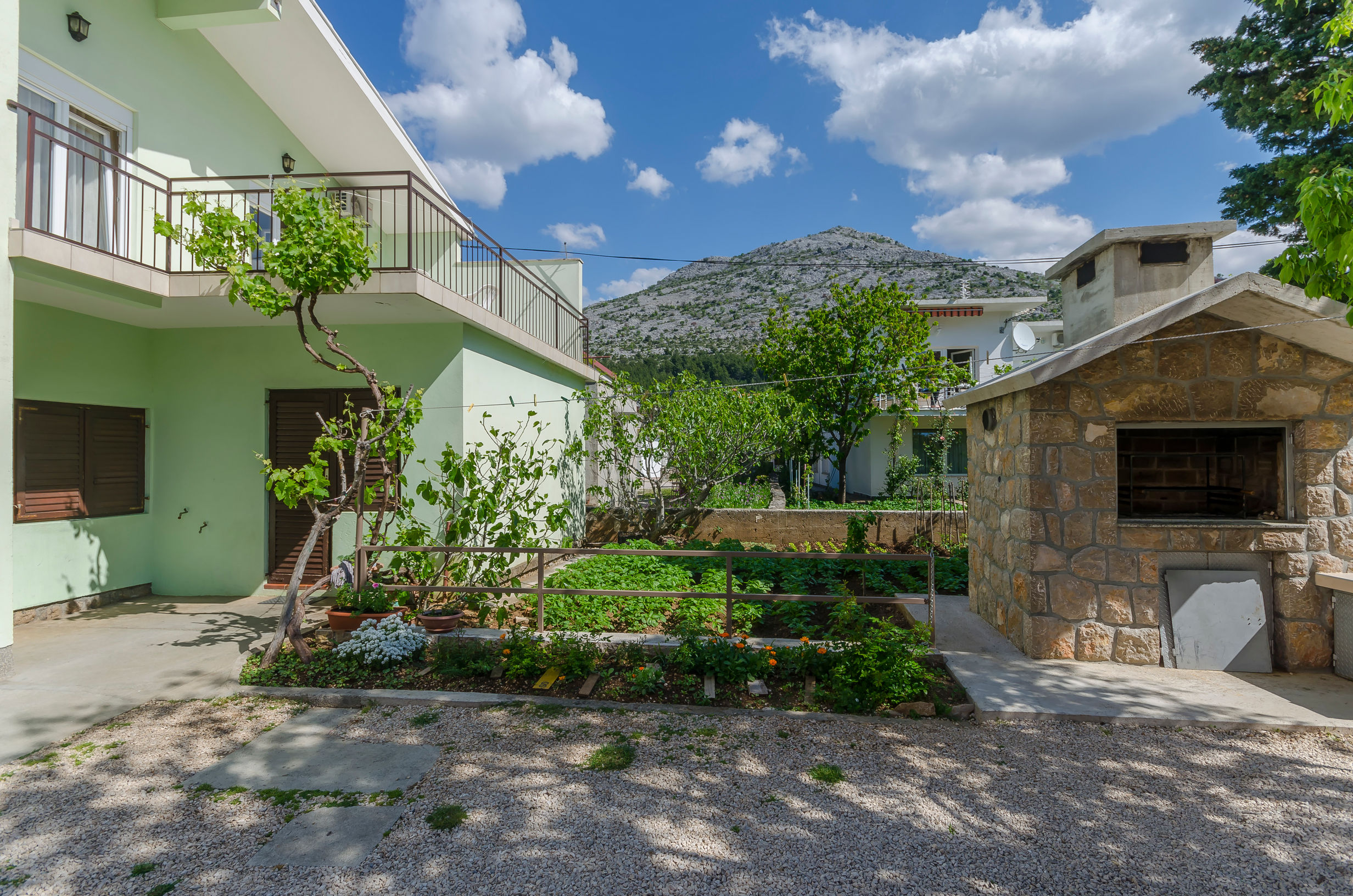 Apartments Sklopina - A2 - Starigrad