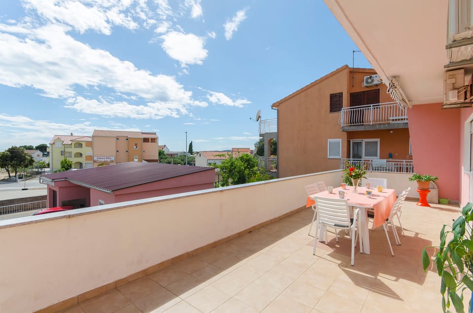 Apartment Sime - Unit 180013-16