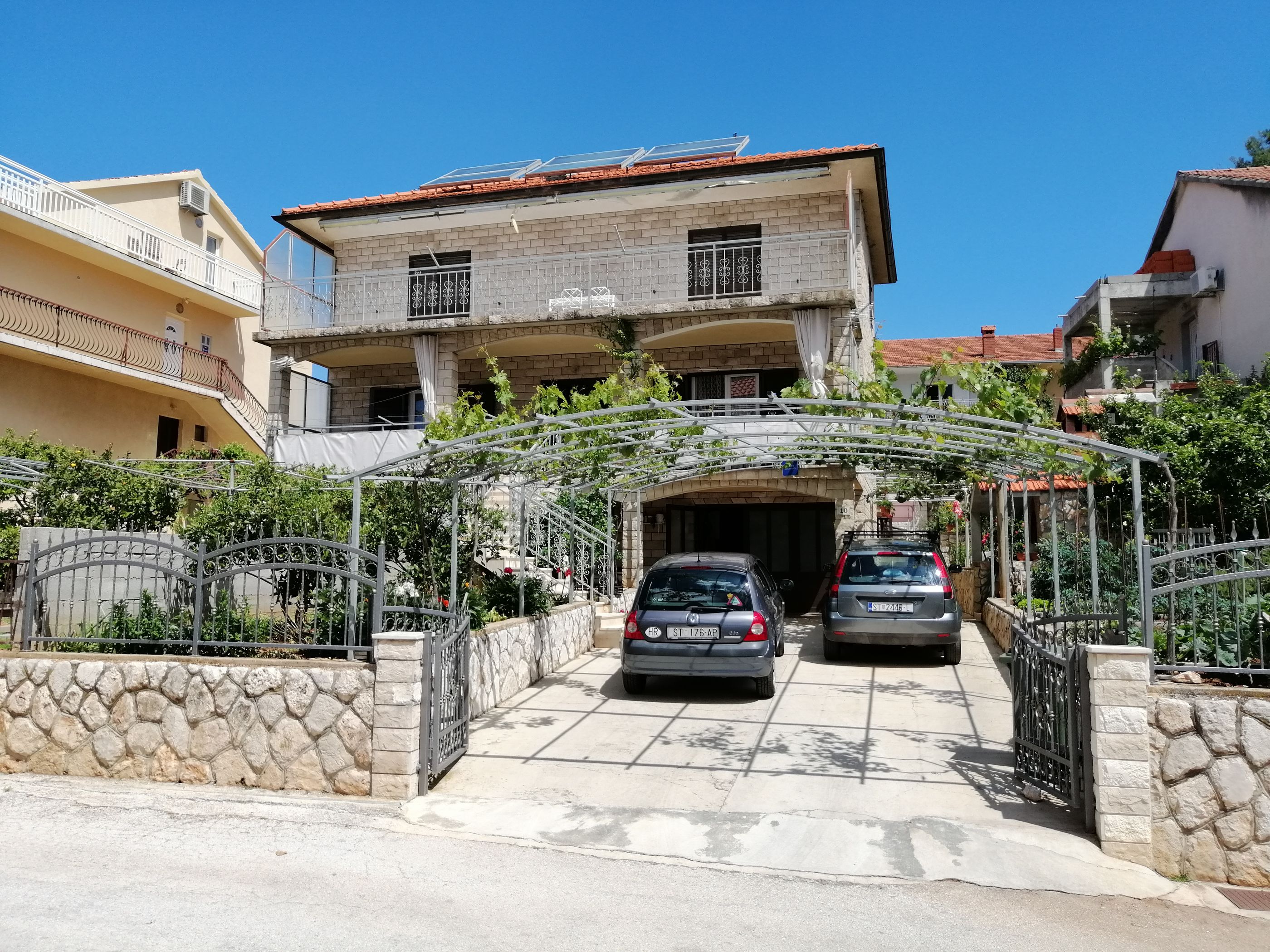 Apartments Emmas studio - A1 - Stari Grad Apartments Emmas studio - A1 - Stari Grad