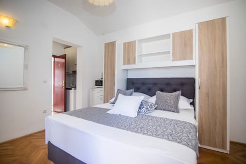 Apartments and Rooms Kapulica - Unit 180070-16