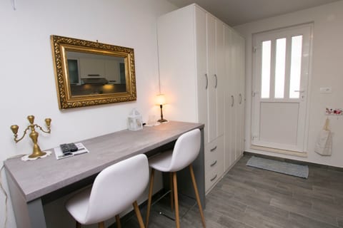 Apartment Roje - Unit 180120-16