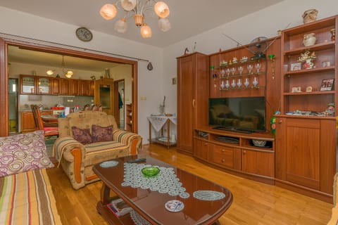 Apartment Anica - Unit 180228-16
